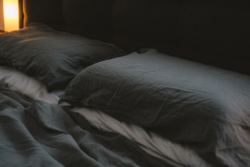 Treating insomnia with thiamine